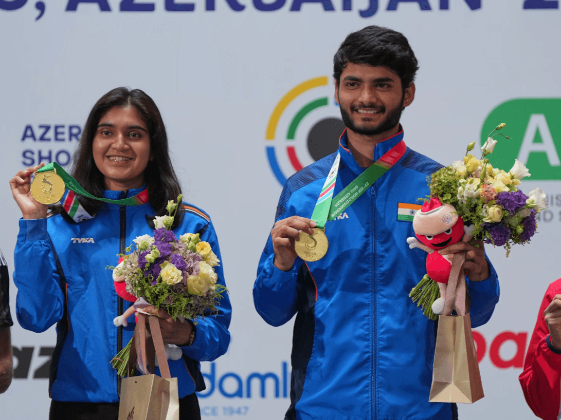 Shiva Narwal(R) and Esha Singh(L) 
