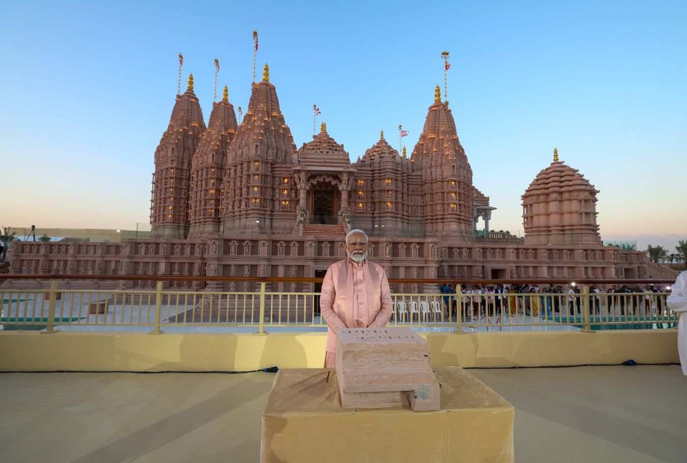 અબુધાબીના BAPS મંદિરમાં PM નરેન્દ્ર મોદી