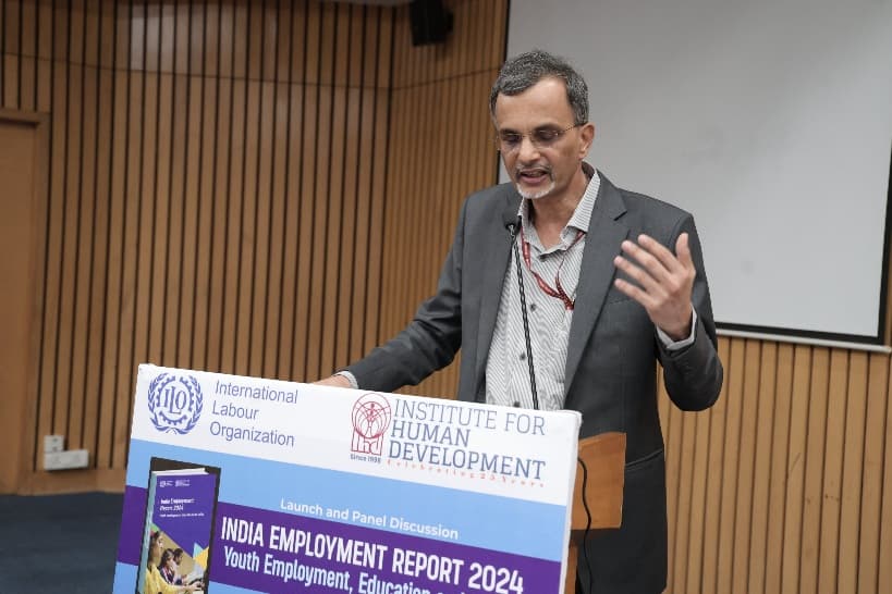 અહેવાલના વિમોચન પ્રસંગે અનંત નાગેશ્વરન