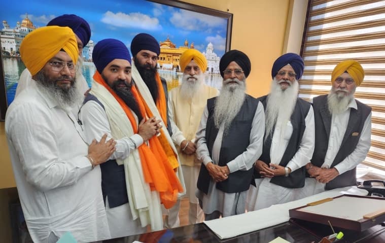 ਸਿੱਖ ਵਿਰਾਸਤ ਸੰਸਥਾ ਬਰੈਂਪਟਨ ਦੇ ਆਗੂਆਂ ਨੇ ਗਿਆਨੀ ਰਘਬੀਰ ਸਿੰਘ ਤੇ ਐਡਵੋਕੇਟ ਧਾਮੀ ਨਾਲ ਕੀਤੀ ਮੁਲਾਕਾਤ