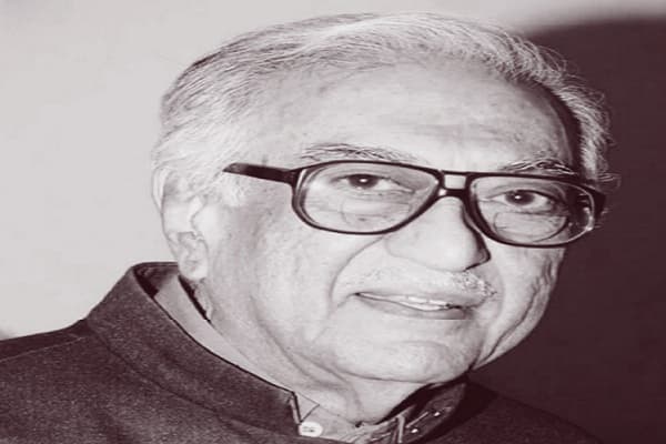 अमीन सयानी युवावस्था में ही रेडियो के दिग्गज बन गए थे।
