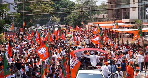 નવસારી ખાતે યોજાયેલ ભવ્ય રોડ શો.