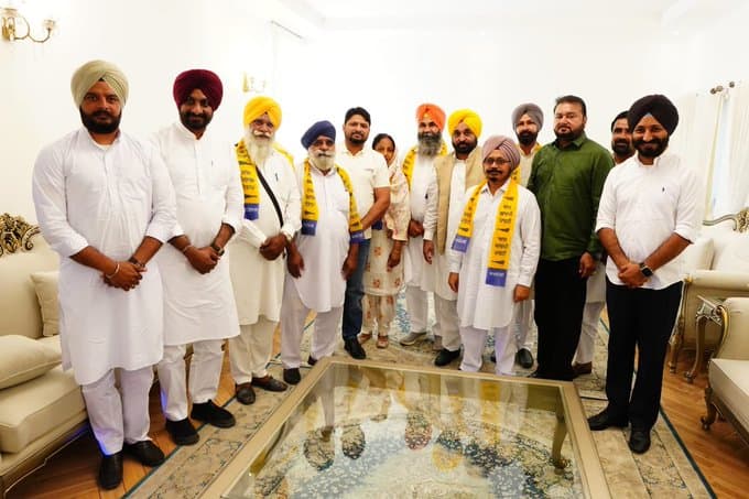 ਅੱਜ ਆਮ ਆਦਮੀ ਪਾਰਟੀ 'ਚ ਕਈ ਆਗੂਆਂ ਨੇ ਸ਼ਮੂਲੀਅਤ ਕੀਤੀ ਹੈ