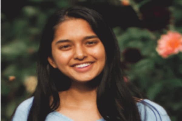 कंप्यूटर साइंस में पढ़ाई कर रही डोगरा ने कैंपस में सक्रिय भूमिका निभाई है।