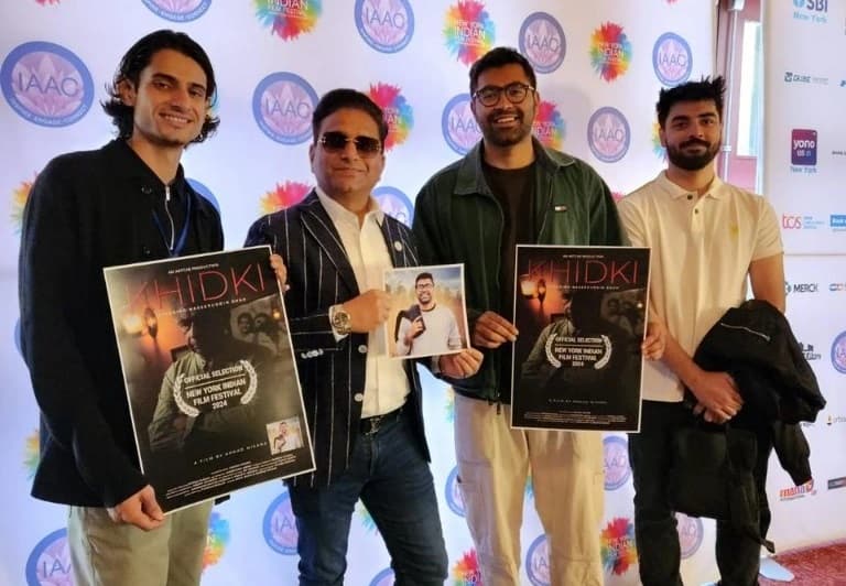 ખિડકી ફિલ્મના પ્રીમિયર દરમ્યાન ફિલ્મનું ક્રૂ