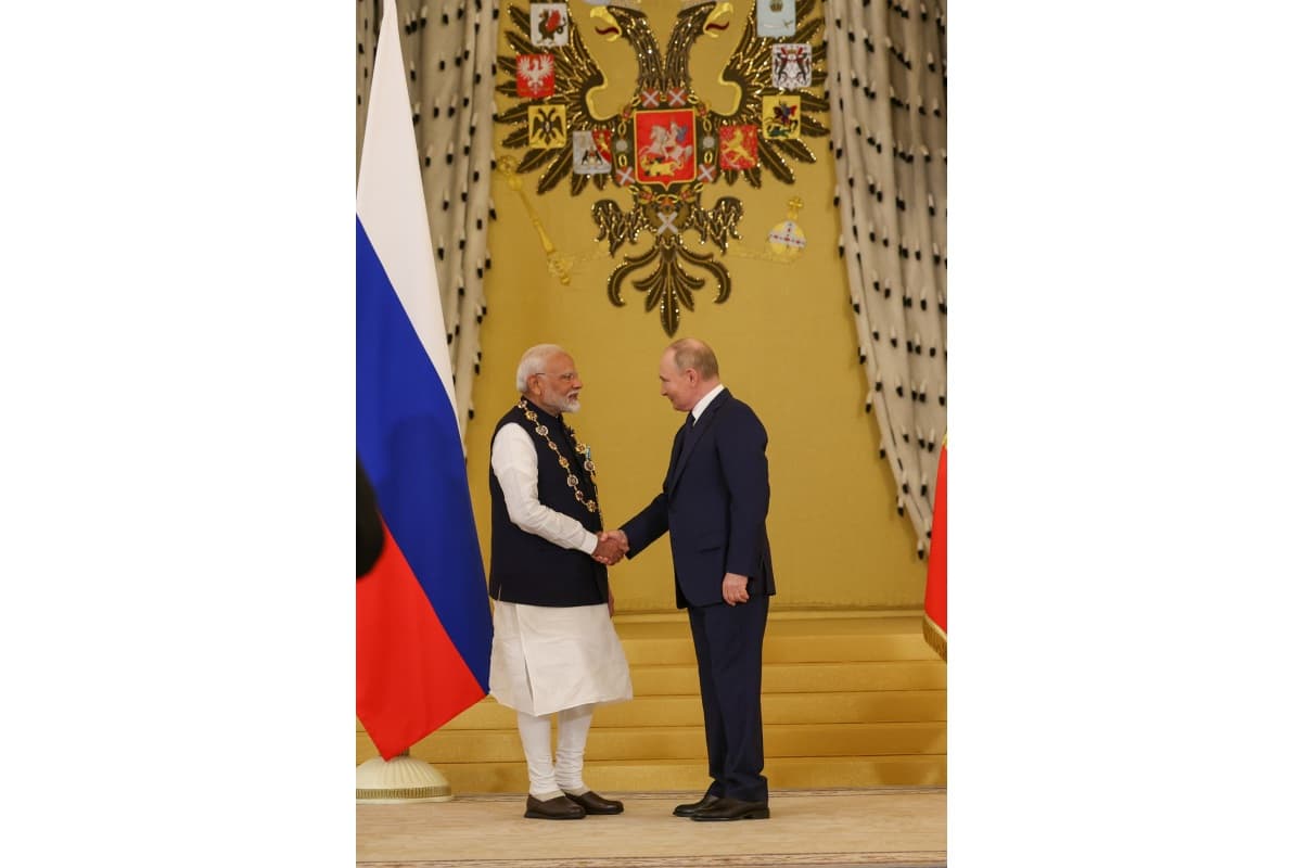 PM Narendra Modi with President Vladimir Putin