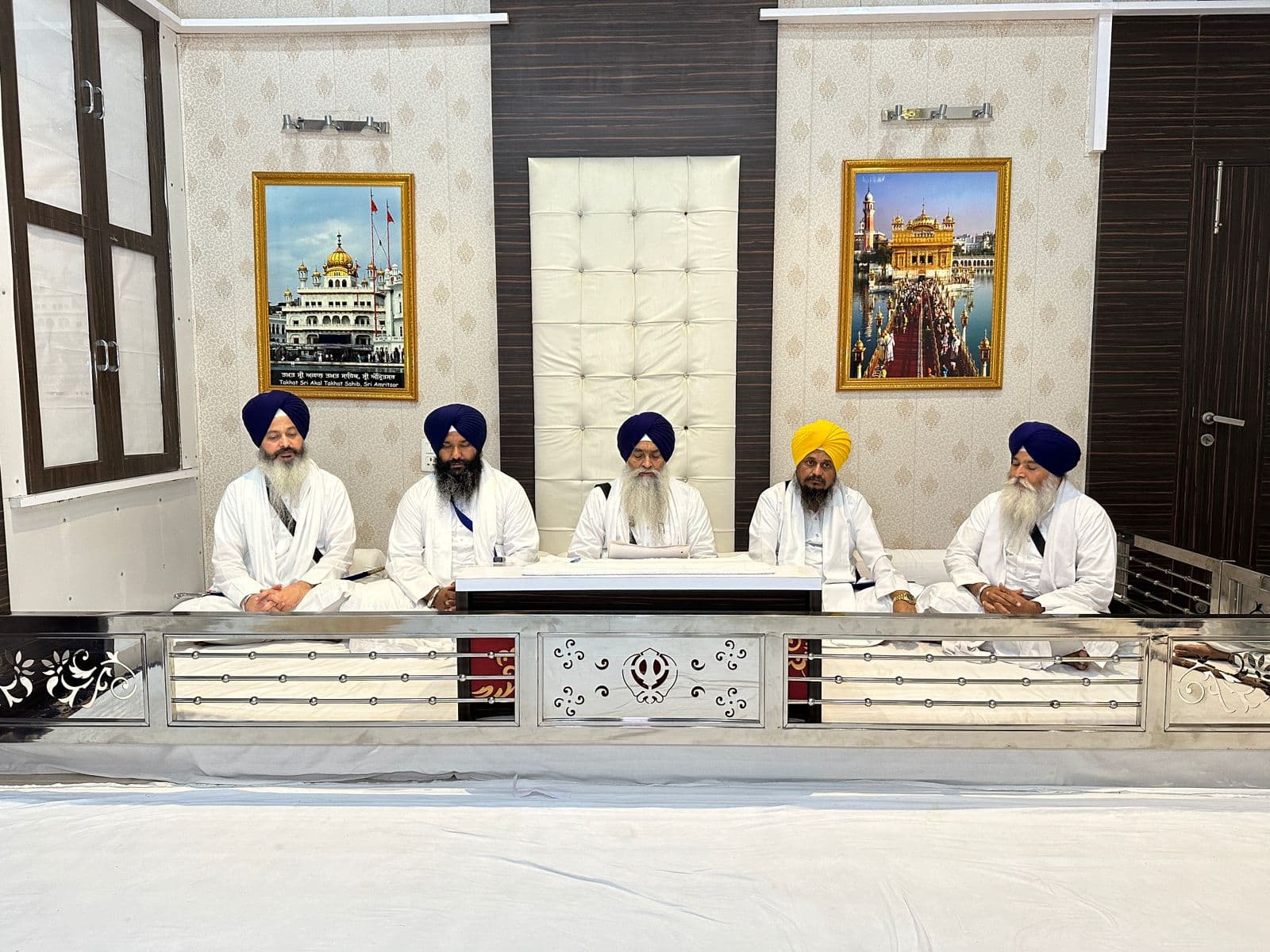 ਅੱਜ ਪੰਜ ਸਿੰਘ ਸਾਹਿਬਾਨ ਦੀ ਇਕੱਤਰਤਾ ਦਫ਼ਤਰ ਸਕੱਤਰੇਤ ਸ੍ਰੀ ਅਕਾਲ ਤਖ਼ਤ ਸਾਹਿਬ, ਸ੍ਰੀ ਅੰਮ੍ਰਿਤਸਰ ਵਿਖੇ ਹੋਈ        
