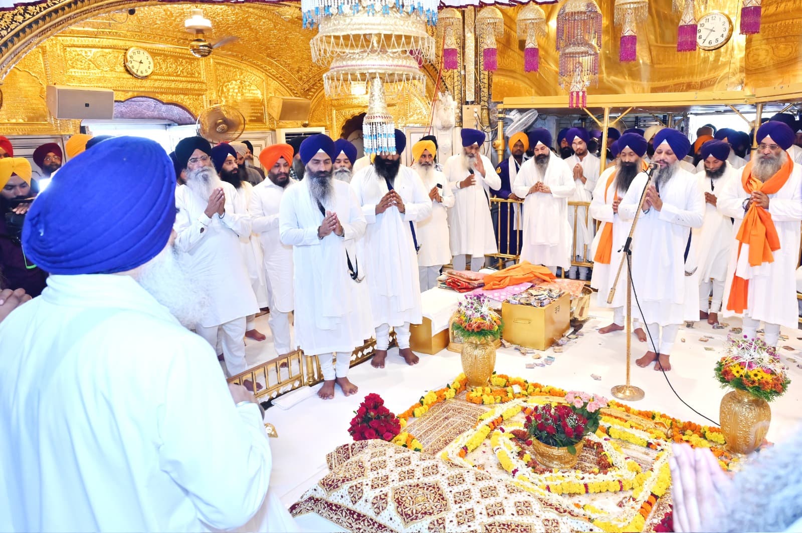 ਸੱਚਖੰਡ ਸ੍ਰੀ ਹਰਿਮੰਦਰ ਸਾਹਿਬ ਦੇ ਨਵ-ਨਿਯੁਕਤ ਗ੍ਰੰਥੀ ਸਿੰਘ ਸੇਵਾ ਸੰਭਾਲ ਸਬੰਧੀ ਅਰਦਾਸ ਦੌਰਾਨ