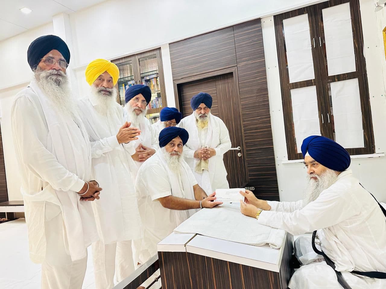 ਸੁਖਬੀਰ ਸਿੰਘ ਬਾਦਲ ਨੇ 24 ਜੁਲਾਈ ਨੂੰ ਅਕਾਲ ਤਖ਼ਤ ਵਿਖੇ ਖ਼ੁਦ ਪੇਸ਼ ਹੋ ਕੇ ਆਪਣਾ ਸਪੱਸ਼ਟੀਕਰਨ ਸੌਂਪਿਆ ਸੀ