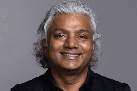 रवि मयूरम ल्यूमिनरी क्लाउड से यूनिफोर में आए हैं। 