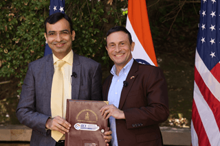 Memorandum of Understanding signed between DIU and DIO.