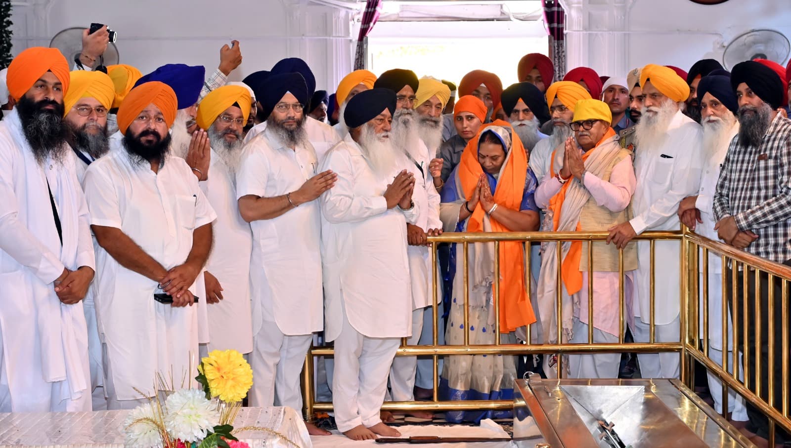 ਪੰਜਾਬ ਦੇ ਰਾਜਪਾਲ ਸ੍ਰੀ ਗੁਲਾਬ ਚੰਦ ਕਟਾਰੀਆ ਨੇ ਕਿਹਾ ਕਿ ਦੇਸ਼ ਦੀ ਧਰਮ ਸੰਸਕ੍ਰਿਤੀ ਤੇ ਸੱਭਿਆਚਾਰ ਸਿੱਖ ਗੁਰੂ ਸਾਹਿਬਾਨ ਦੀ ਬਦੌਲਤ ਸੁਰੱਖਿਅਤ ਹੈ