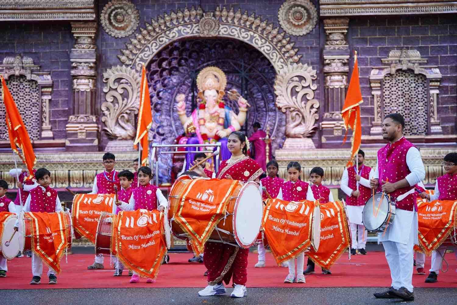 ਵਾਸ਼ਿੰਗਟਨ ਗਣੇਸ਼ ਉਤਸਵ ਵਿੱਚ ਭਗਵਾਨ ਗਣਪਤੀ ਦੀ 15 ਫੁੱਟ ਉੱਚੀ ਵਿਸ਼ਾਲ ਮੂਰਤੀ ਖਿੱਚ ਦਾ ਕੇਂਦਰ ਰਹੀ
