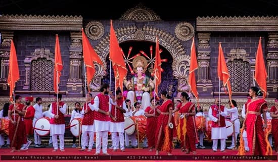 ભવ્ય ભારતીય હિન્દૂ સંસ્કૃતિની ઝલક ગણેશ ઉત્સવમાં જોવા મળી.