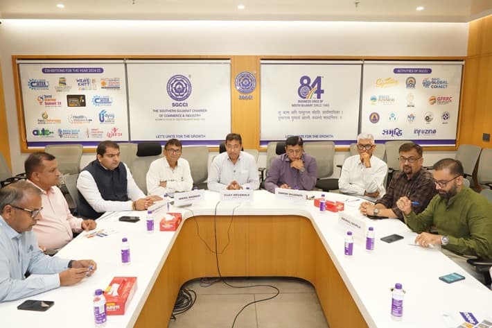 ચેમ્બર ઓફ કોમર્સ દ્વારા બનાવવામાં આવેલી ટેક્ષ્ટાઇલ ટાસ્ક ફોર્સની મિટીંગ