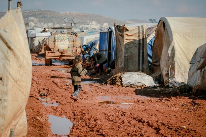 Child in war zone 