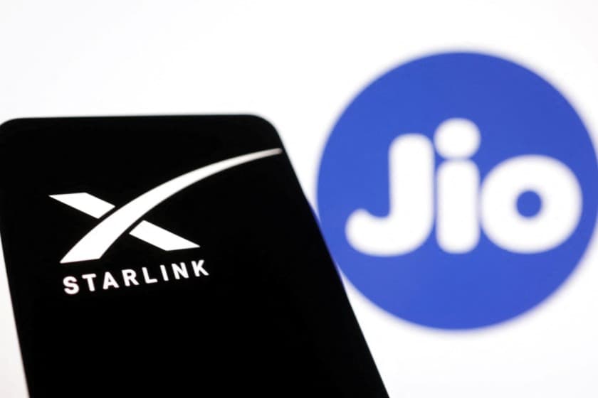 Starlink and Jio logos are seen in this illustration taken, June 21, 2023. REUTERS/Dado Ruvic/Illustration/File Photo