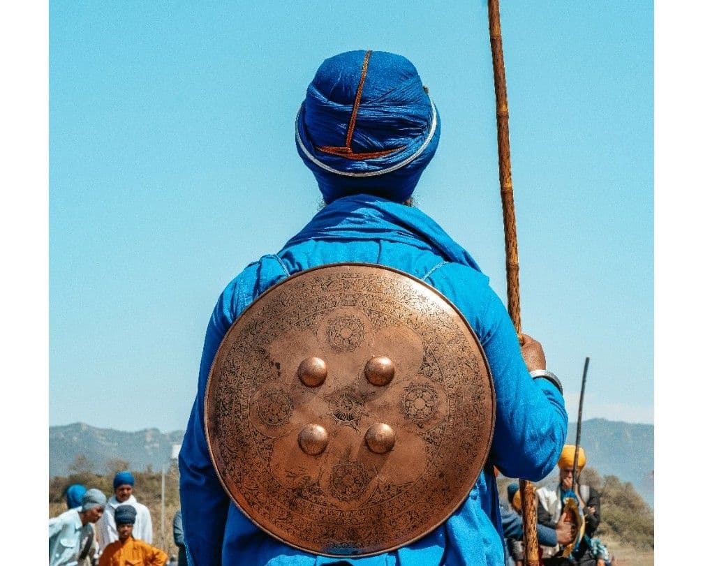 सिख संगठनों ने शिक्षा अधिकारियों और जन प्रतिनिधियों से अपील की है कि वे इस खतरनाक संदर्भ को हटवाएं और
