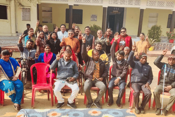 Pranav Desai with Divyangjans (specially-abled individuals)