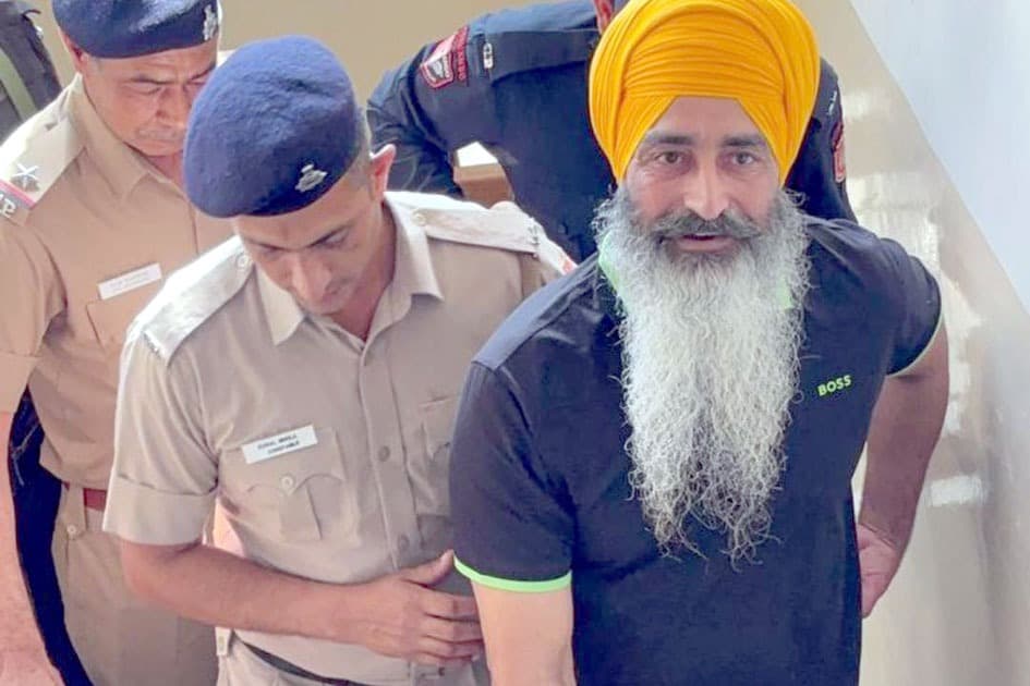 ਪਟਿਆਲਾ ਜ਼ਿਲ੍ਹਾ ਅਦਾਲਤ ਵਿੱਚ ਪੇਸ਼ੀ ਦੌਰਾਨ ਜਗਤਾਰ ਸਿੰਘ ਤਾਰਾ 
