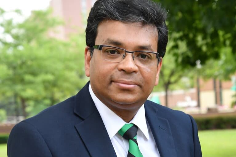  Avinandan Mukherjee