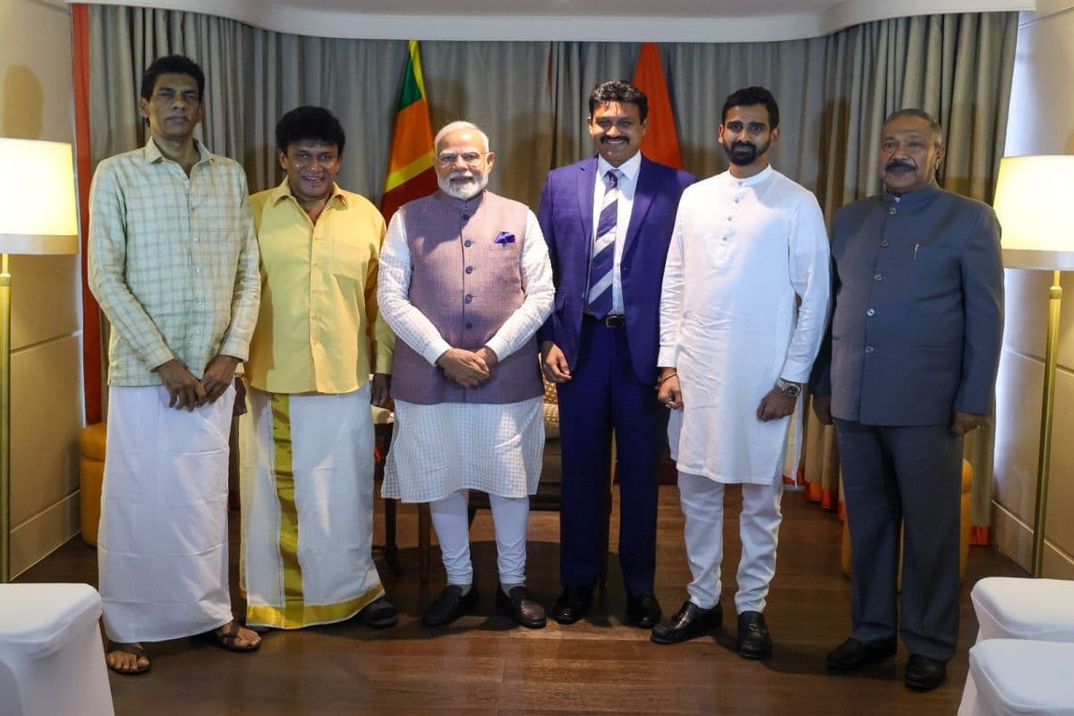 કોલંબોમાં ભારતીય મૂળના તમિલ સમુદાયના નેતાઓ સાથે વડાપ્રધાન મોદી