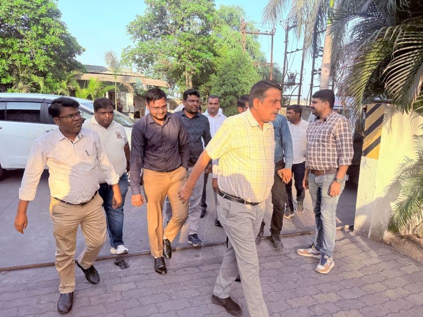 દિલ્હીથી બે સભ્યોથી ટીમ પલસાણા આવી પહોંચી