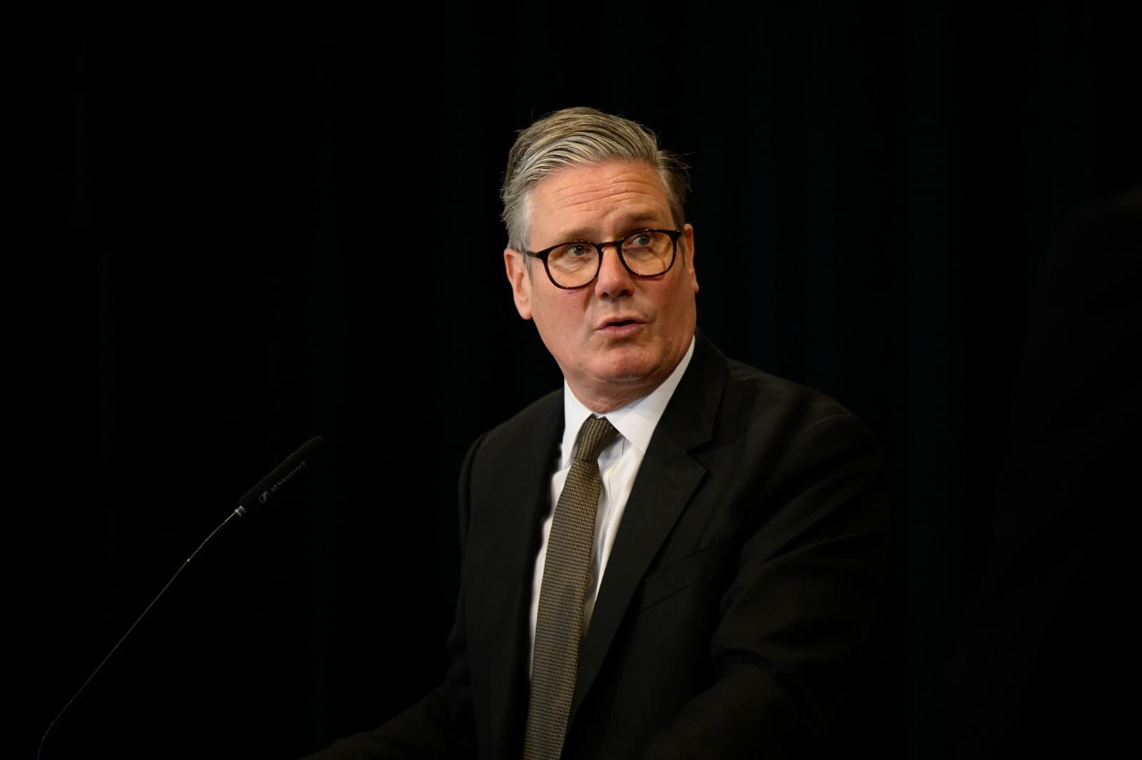 Keir Starmer announces his resignation as Prime Minister and leader of the Labour Party.