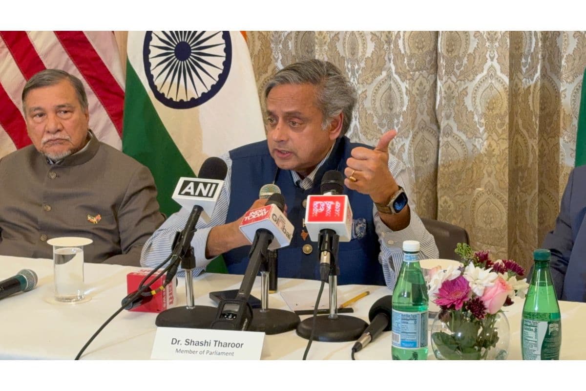 Shashi Tharoor addressing members of the Indian and American press at the Indian Embassy in Washington.