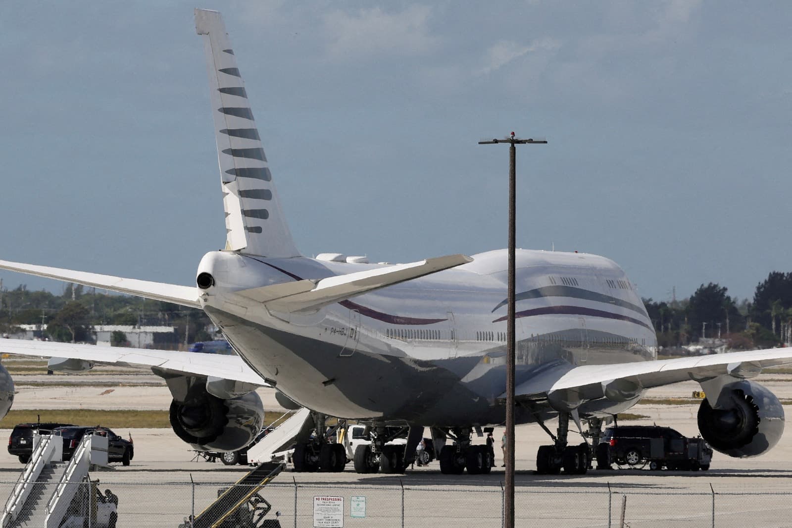 Retrofitting Qatari jet as Air Force One for Trump to cost hundreds of ...