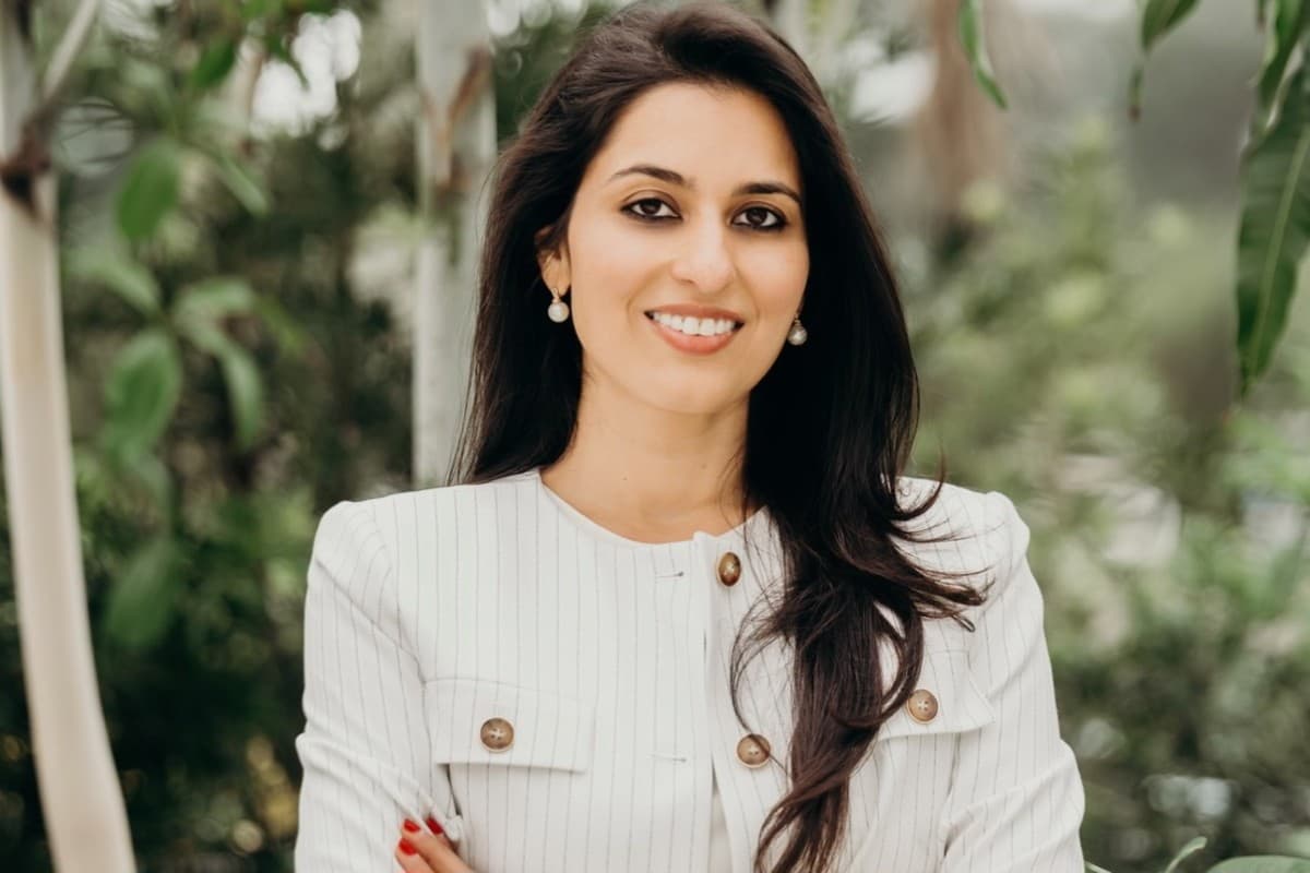 Pia Dandiya.