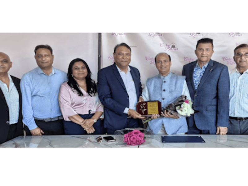 अदलखा के साथ भारतीय अमेरिकी एसोसिएशन के पदाधिकारी