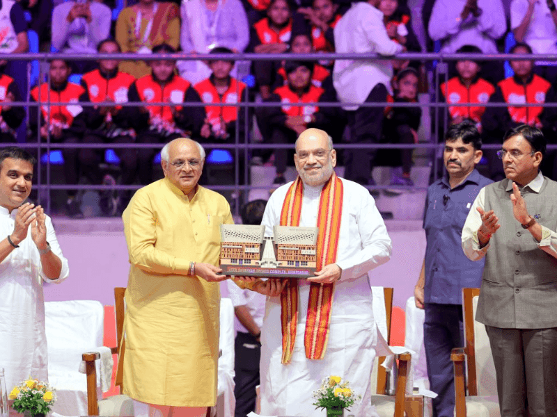 અમદાવાદના નારણપુરામાં ₹૮૨૫ કરોડના ખર્ચે નિર્માણ પામેલું વીર સાવરકર સ્પોર્ટ્સ કૉમ્પ્લેક્સ રાષ્ટ્રને અર્પણ કર્યું.