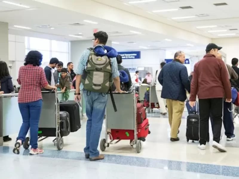 यूएस के लिए H-1B कार्यक्रम काफी लोकप्रिय है।