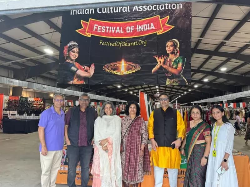શ્રી આનંદ સોમાણી, એમ્બેસી ઓફ ઇન્ડિયા સાથે સભ્યો