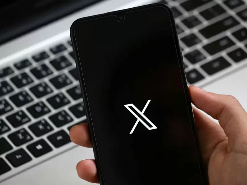 'X' logo