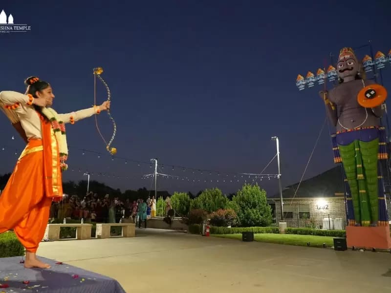 નવરાત્રિ ગરબા અને દુર્ગા માતાની પૂજાનો ભવ્ય ઉત્સવ