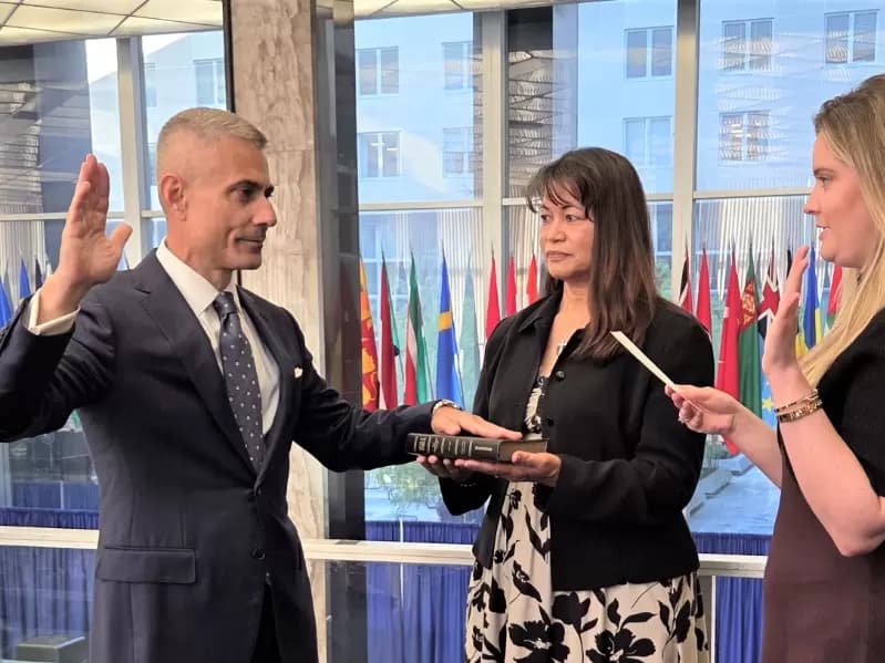 Paul Kapur swearing in.