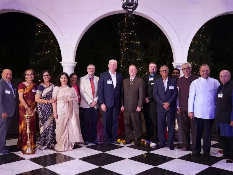 इस कार्यक्रम में 70 से अधिक संगठनों का प्रतिनिधित्व करने वाले 120 से ज्यादा हिंदू अमेरिकी समुदाय के नेताओं ने हिस्सा लिया। iAsia न्यूज, न्यू इंडिया अब्रॉड और फन   एशिया जैसे मीडिया संस्थानों ने इस स्वागत समारोह को कवर किया।