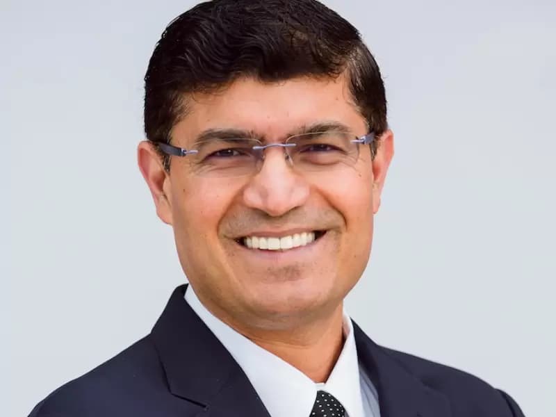  Rohit Loomba 