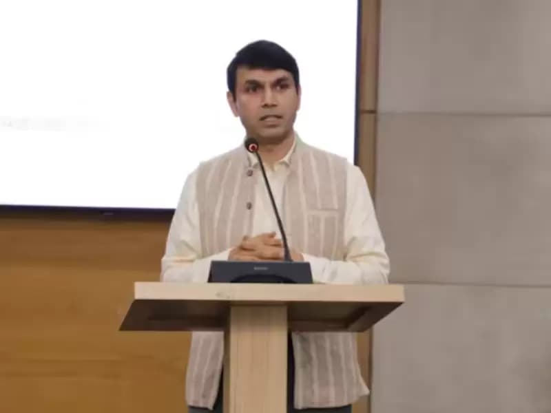 વાણિજ્ય મંત્રાલયમાં સંયુક્ત સચિવ દર્પણ જૈન