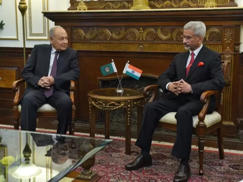 विदेश मंत्री एस जयशंकर और अरब राज्यों के संघ के महासचिव अहमद अबुल घीत।