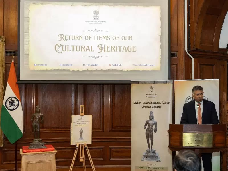 लंदन स्थित भारतीय उच्चायोग ने इंग्लैंड के ऑक्सफोर्ड स्थित एशमोलियन संग्रहालय से कई कलाकृतियों की भारत सरकार को वापसी का जश्न मनाने के लिए एक समारोह आयोजित किया।