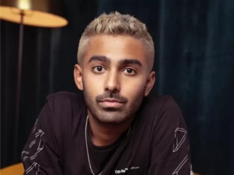 Rahul Bhatt, a tour photographer of K-pop girl group KATSEYE.