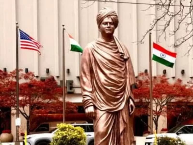 सिएटल में स्वामी विवेकानंद की प्रतिमा...