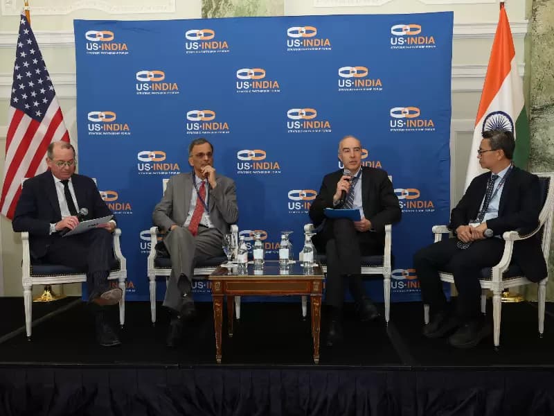 Discussions focused on macroeconomic conditions amid ongoing geopolitical tensions.
