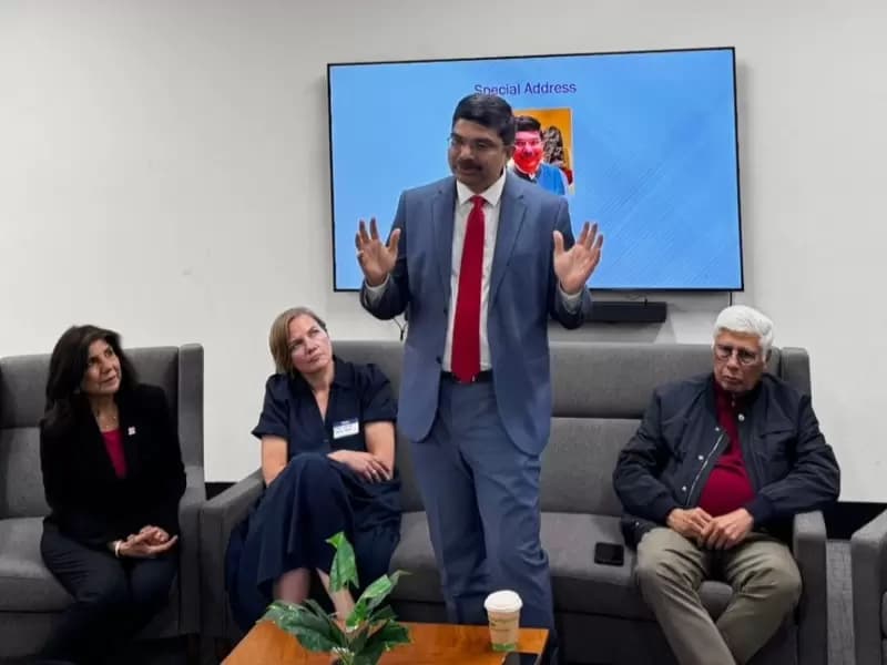Consul General Srikar Reddy Koppula giving a special address.