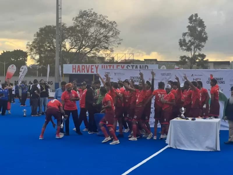 Roundglass Hockey Academy celebrates the win