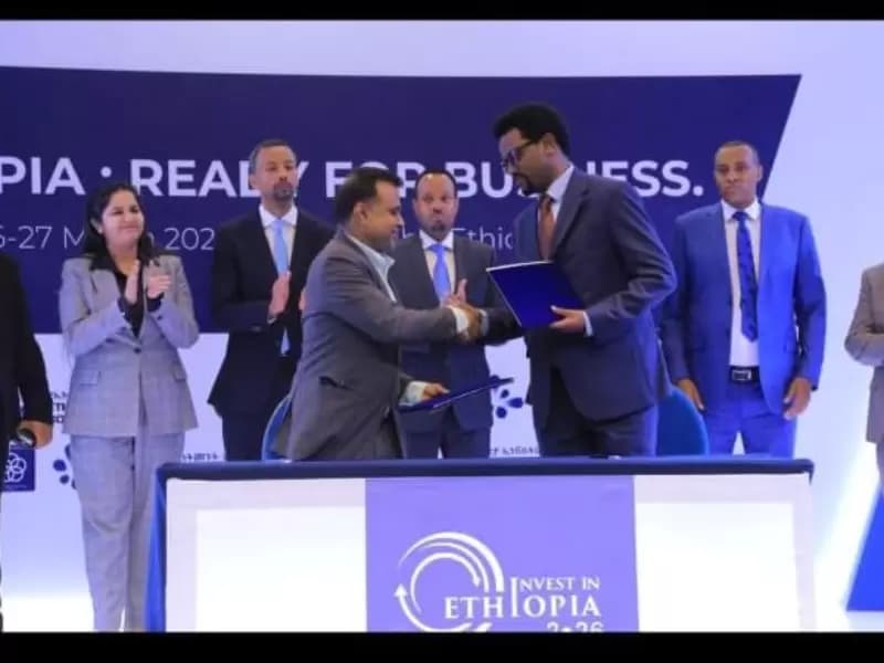 The MoU exchange took place between Sunil Kumar Patwari, CEO of Rashmi Group, and Zeleke Temesgen in the presence of Ahmed Shide and Brook Taye.