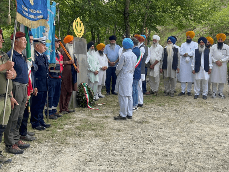 सिख सैनिक (शहीद) समाज के सदस्यों ने इस कार्यक्रम में भाग लिया।